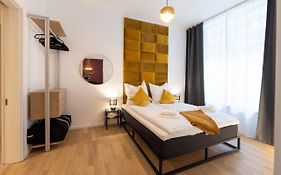 Pure Berlin Apartments - For Up To 5 Guests Near Uber Arena, Central, Stylish